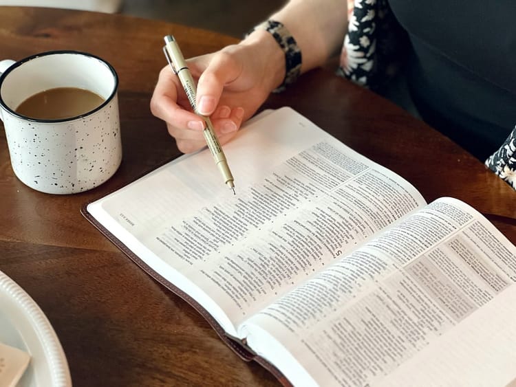 Étude biblique : Que l'amour fraternel demeure